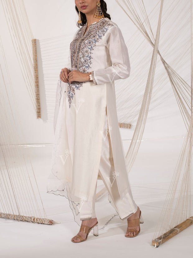 Off-white Chanderi Silk Kurta Set